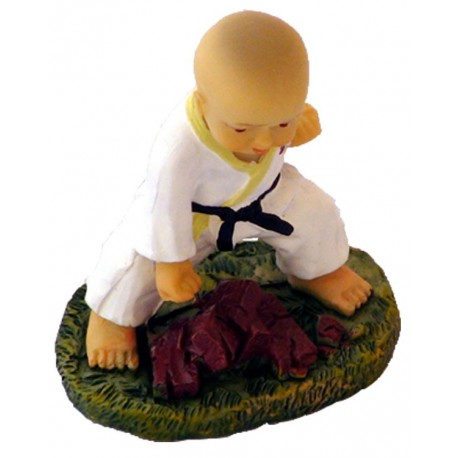Figurina mica karate ”K”